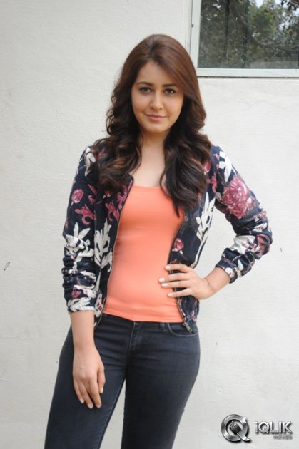 Raashi-Khanna-at-Joru-Audio-Success-Meet
